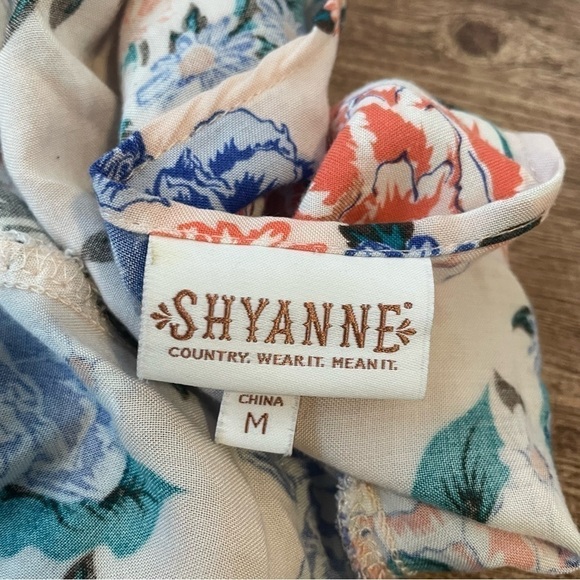 Shyanne Multicolor Floral Print Kimono with Bell Sleeves Size Medium - Picture 3 of 4